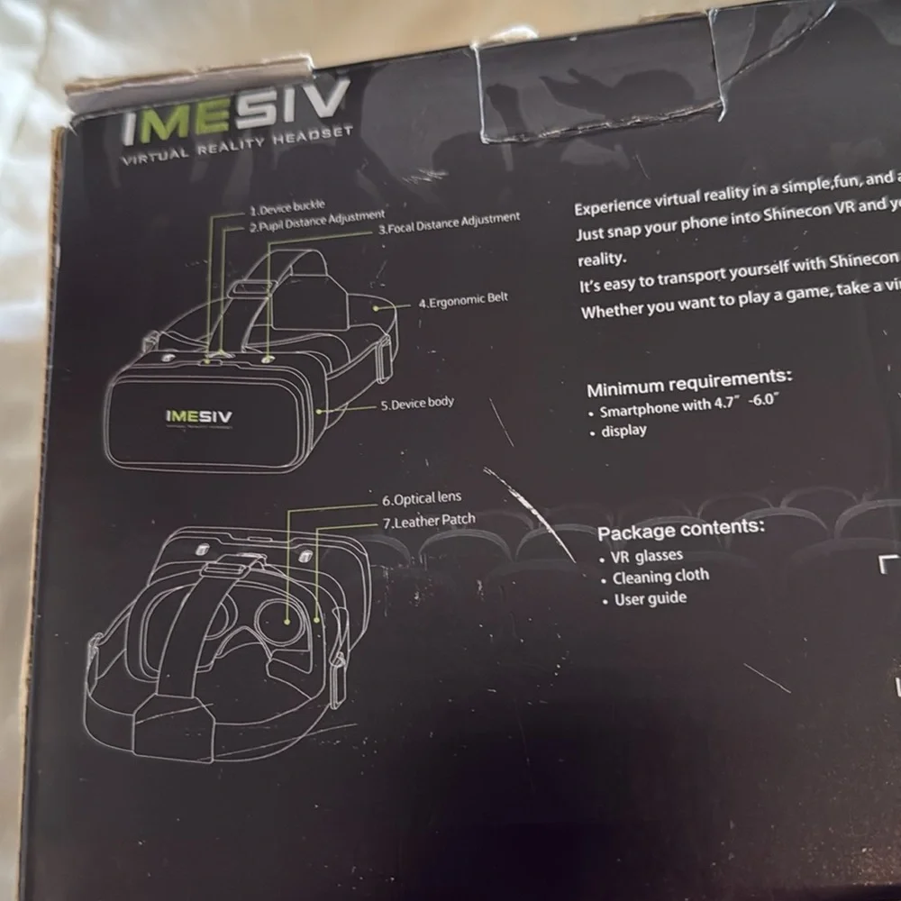Black Virtual Reality Headset & VR Shinecon controller